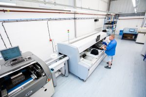 SMT wave soldering involves using a pick and place machine to place the components