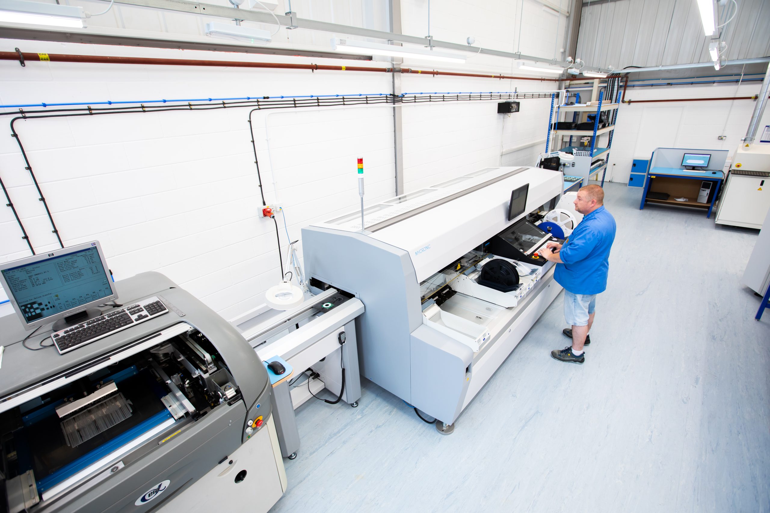 SMT wave soldering involves using a pick and place machine to place the components 