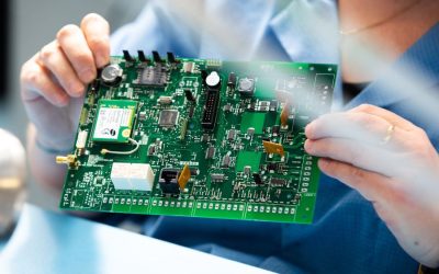 SMT vs Through-Hole PCB Assembly: How to Choose for Industrial & Automotive Applications